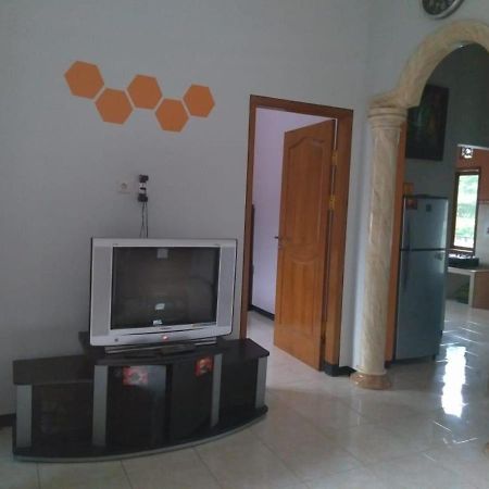 Villa Trijaya Batu  Luaran gambar
