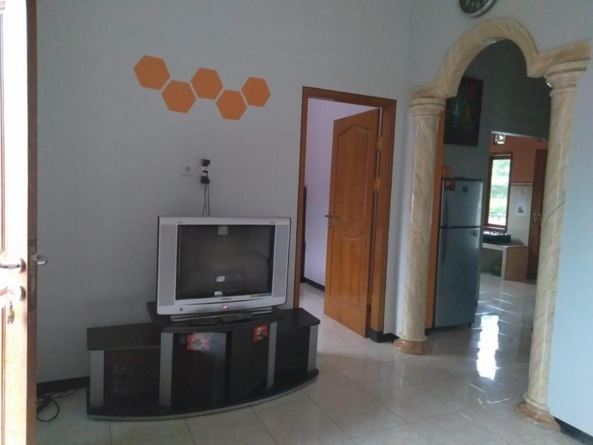 Villa Trijaya Batu  Luaran gambar
